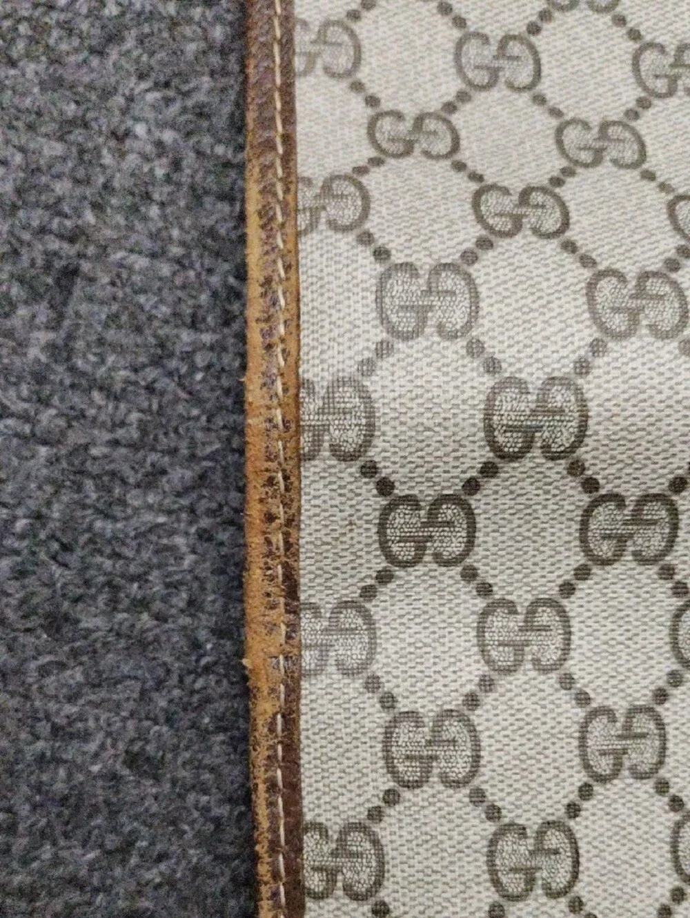 Gucci Beige GG Supreme Canvas Folio with Green and Red Web